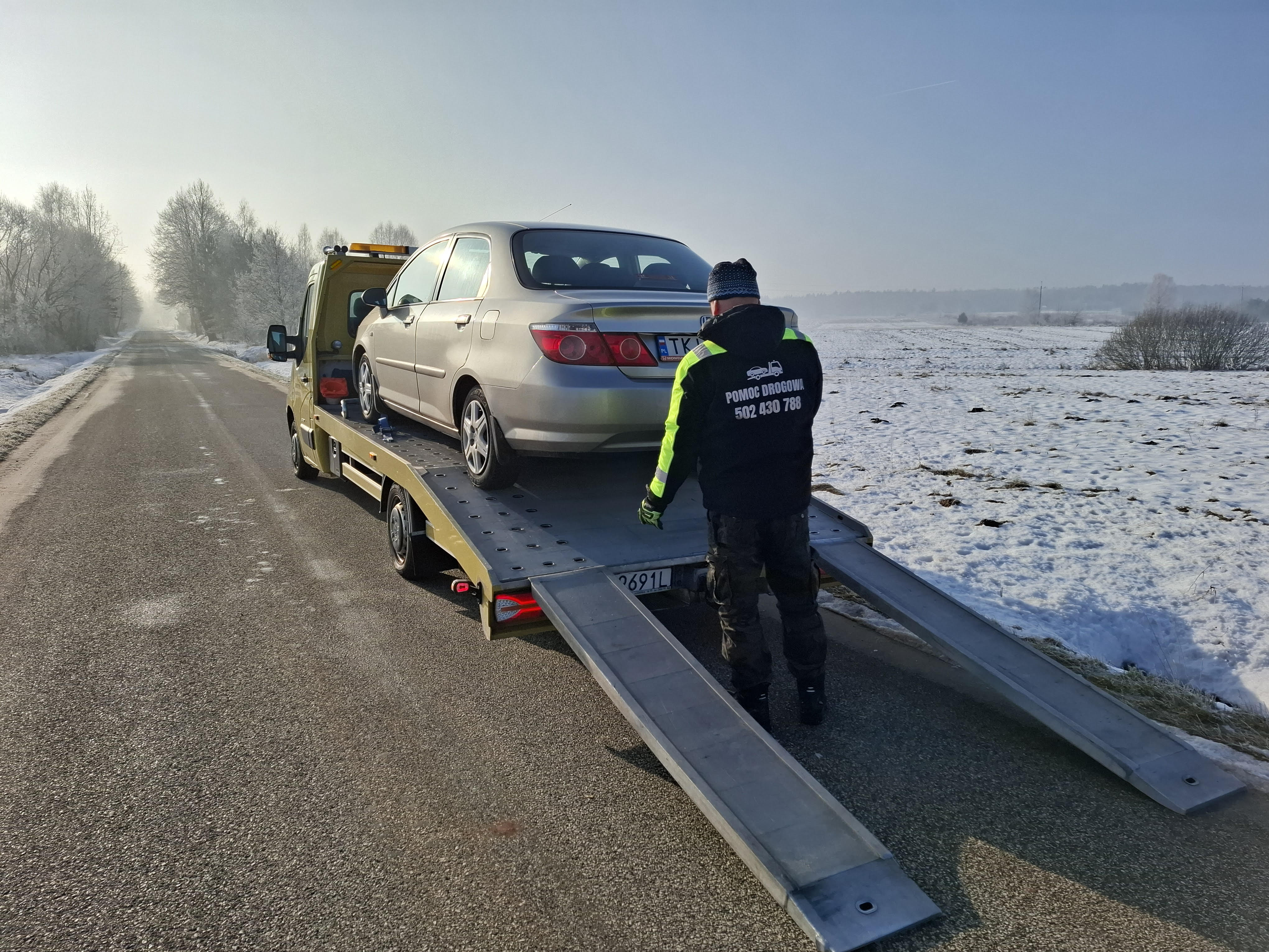 Pomoc drogowa – laweta w akcji
